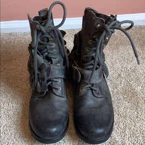 Combat boots